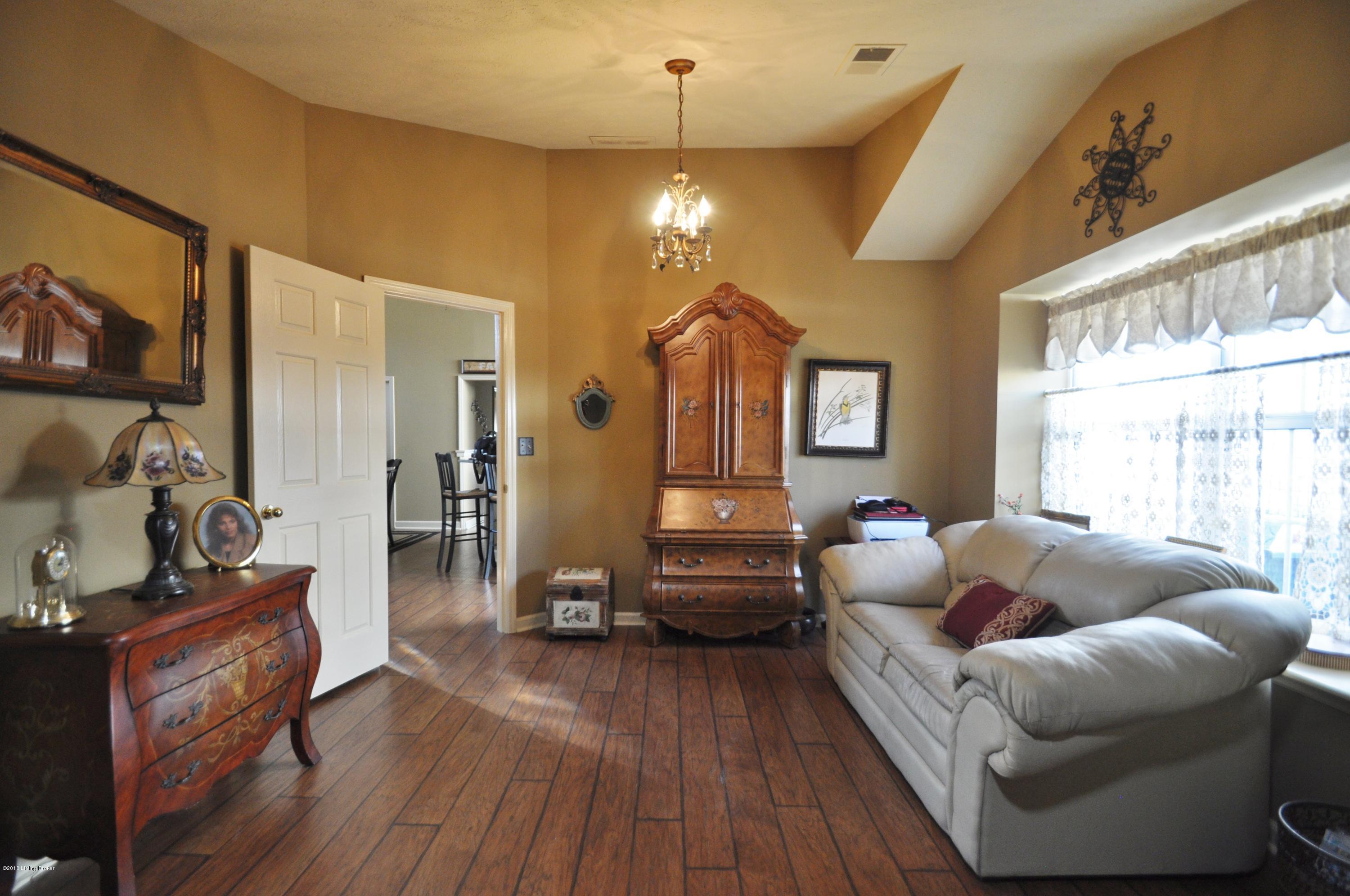 2511 Hampton Ridge Boulevard Louisville, KY 40220 - Photo 21 of 44 DSC_0282