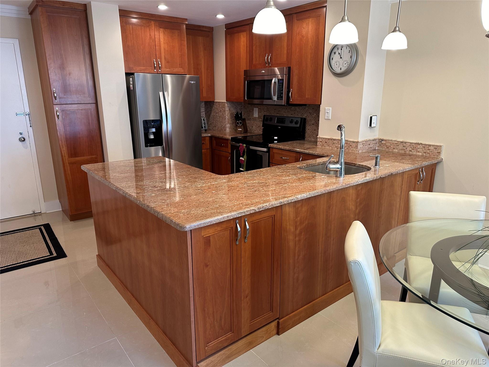 360 Shore Road, Unit 7B Long Beach, NY 11561 - Photo 4 of 22 Gallery Image 4