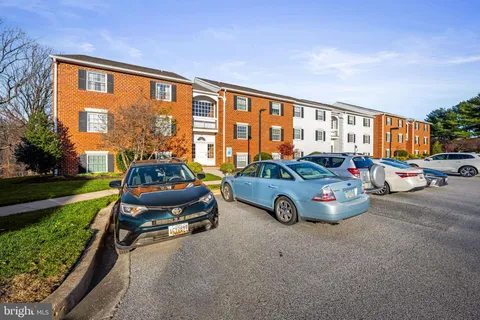 $253,500 | 6 Belmullet Court, Unit 202, Lutherville-Timonium, MD 21093