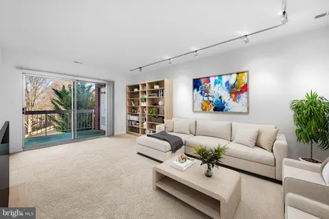 a picture of a black and white photo