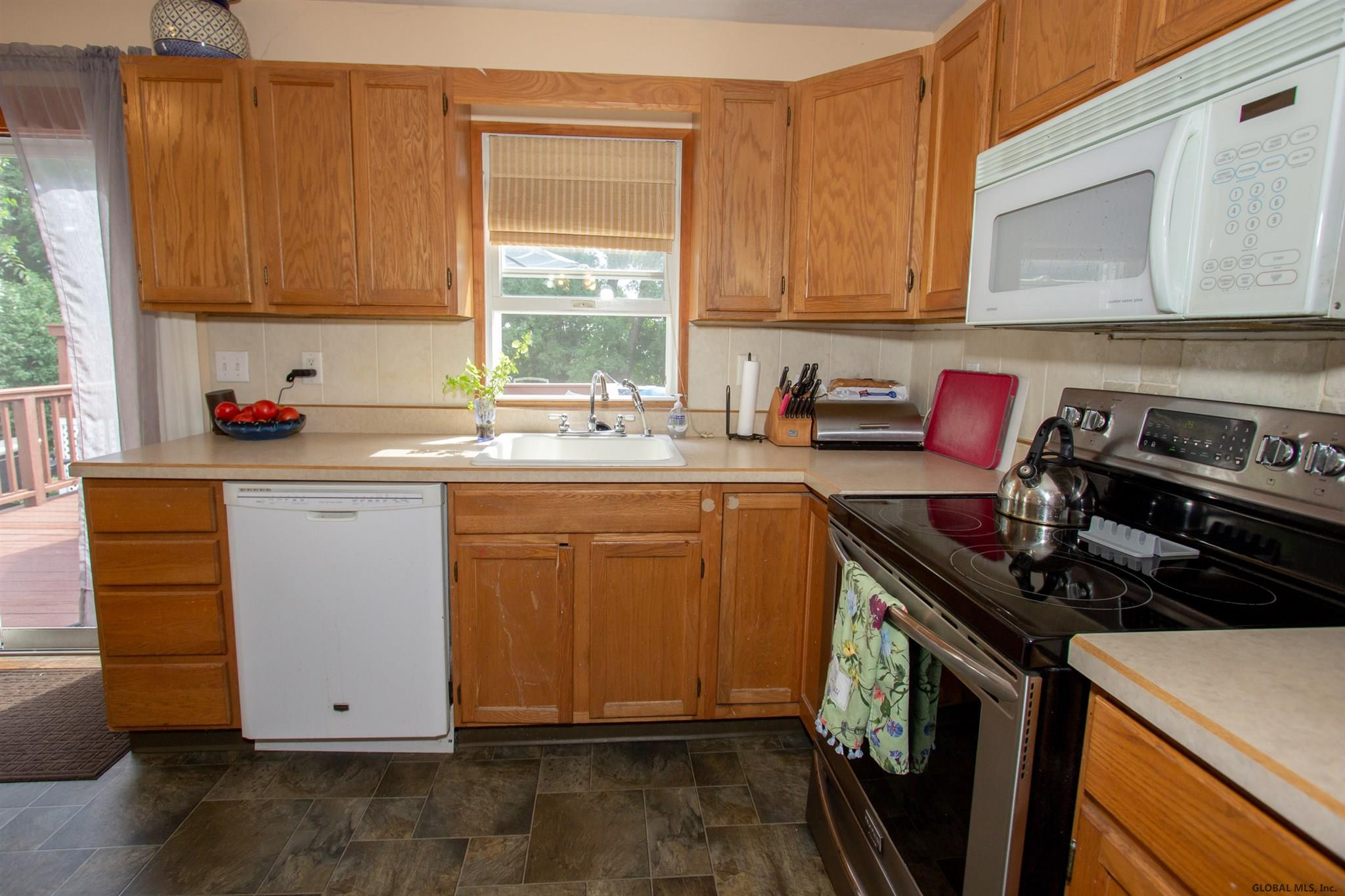 1309 North Westcott Road Rotterdam, NY 12306 - Photo 12 of 42 Photo 12