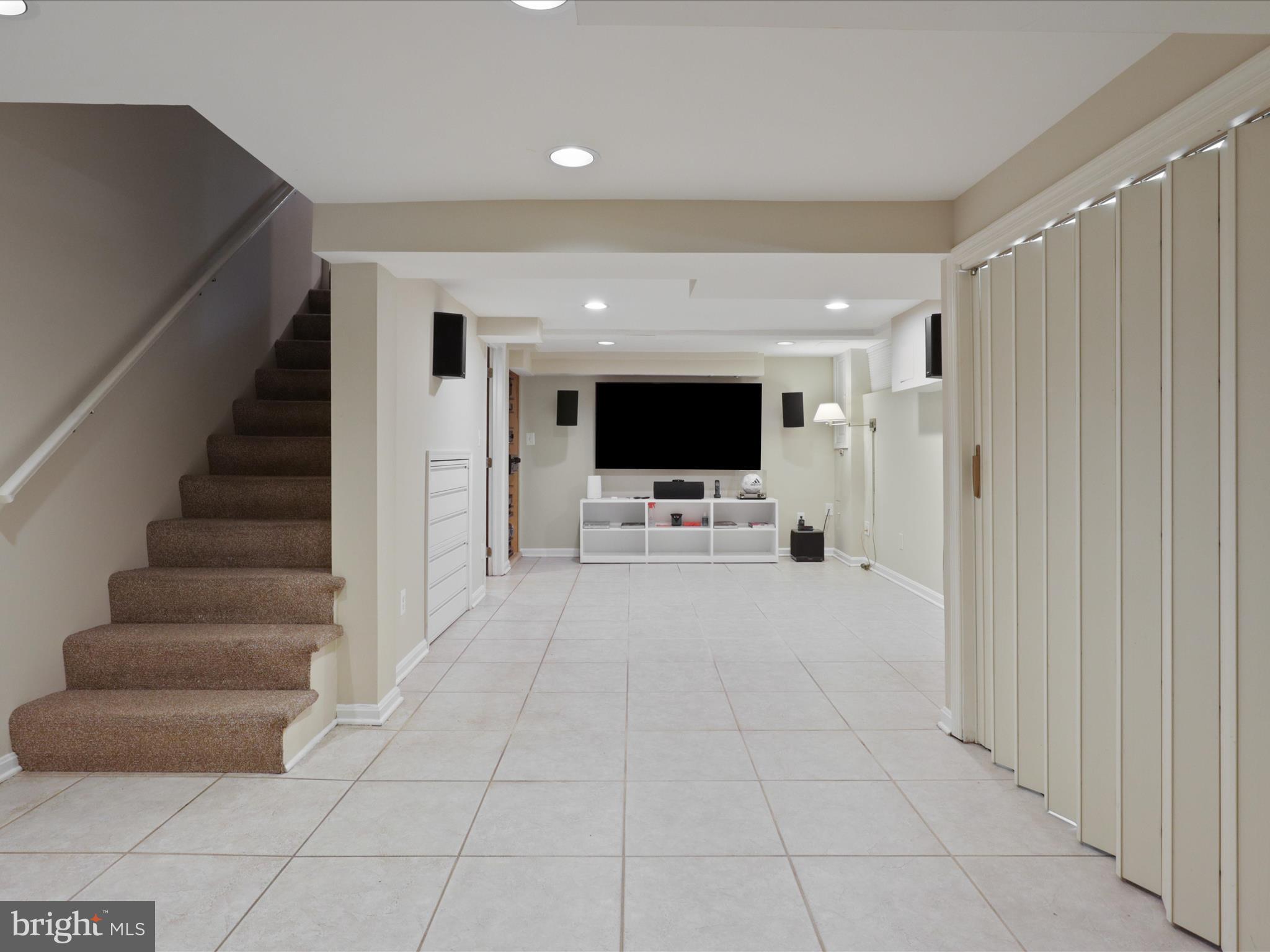4725 Rock Spring Road Arlington, VA 22207 - Photo 34 of 59 a view of entryway with livingroom and furniture