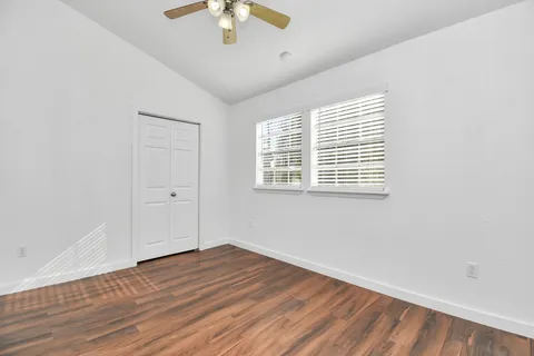 $160,000 | 2002 Gentryside Drive, Unit 113, Houston, TX 77077
