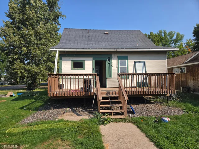 $125,000 | 102 2nd Avenue East, Luck, WI 54853