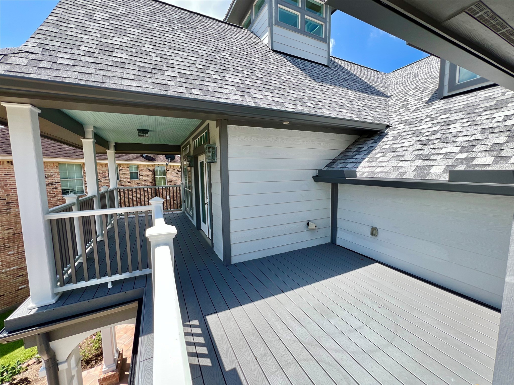 341 Lasso Street Angleton, TX 77515 - Photo 33 of 49 a backyard of a house with wooden floor