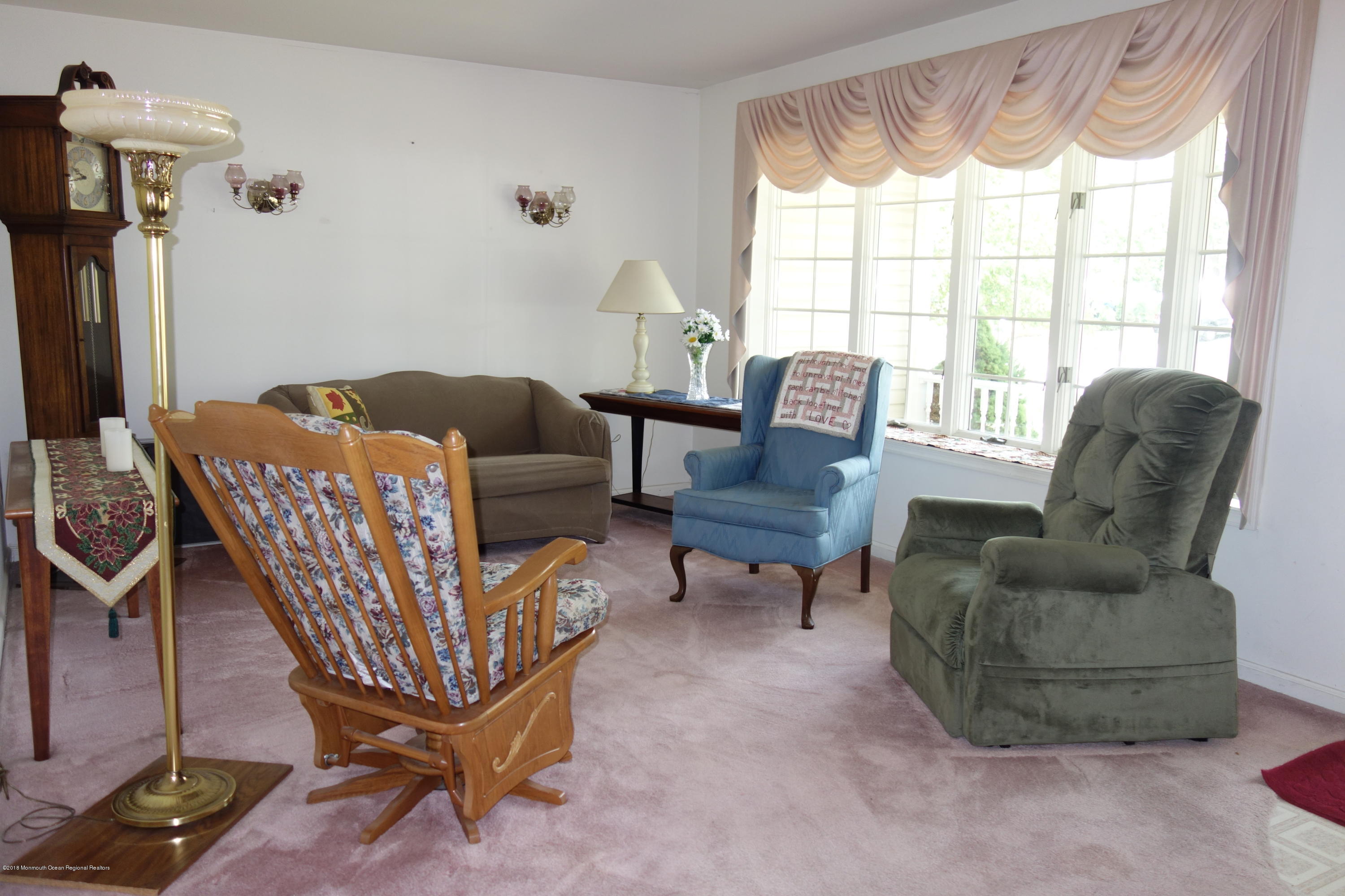 109 Sextant Road Manahawkin, NJ 08050 - Photo 4 of 35 b