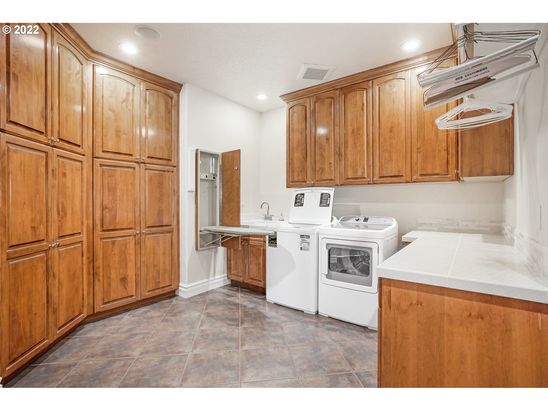 14110 Southeast Aldridge Road Happy Valley, OR 97086 - Photo 14 of 32 Gallery Image 14