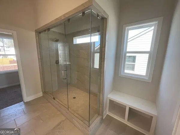 a tennis court that has tennis net