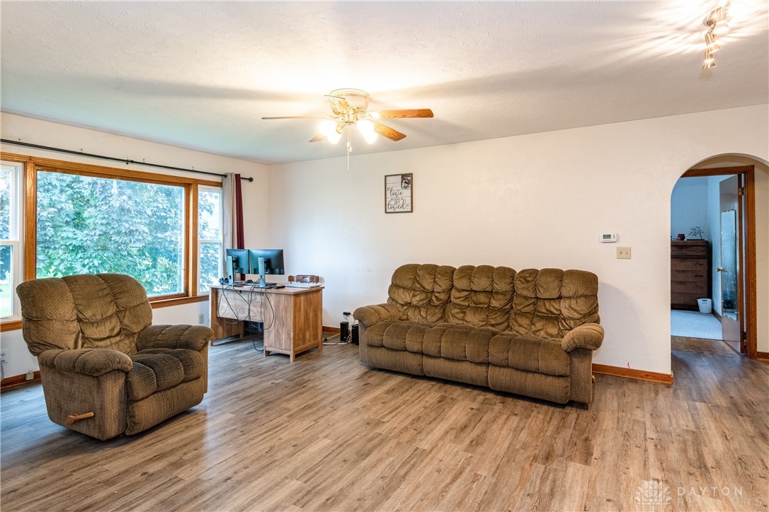 1685 Ridgeway Drive Springfield, OH 45506 - Photo 5 of 33