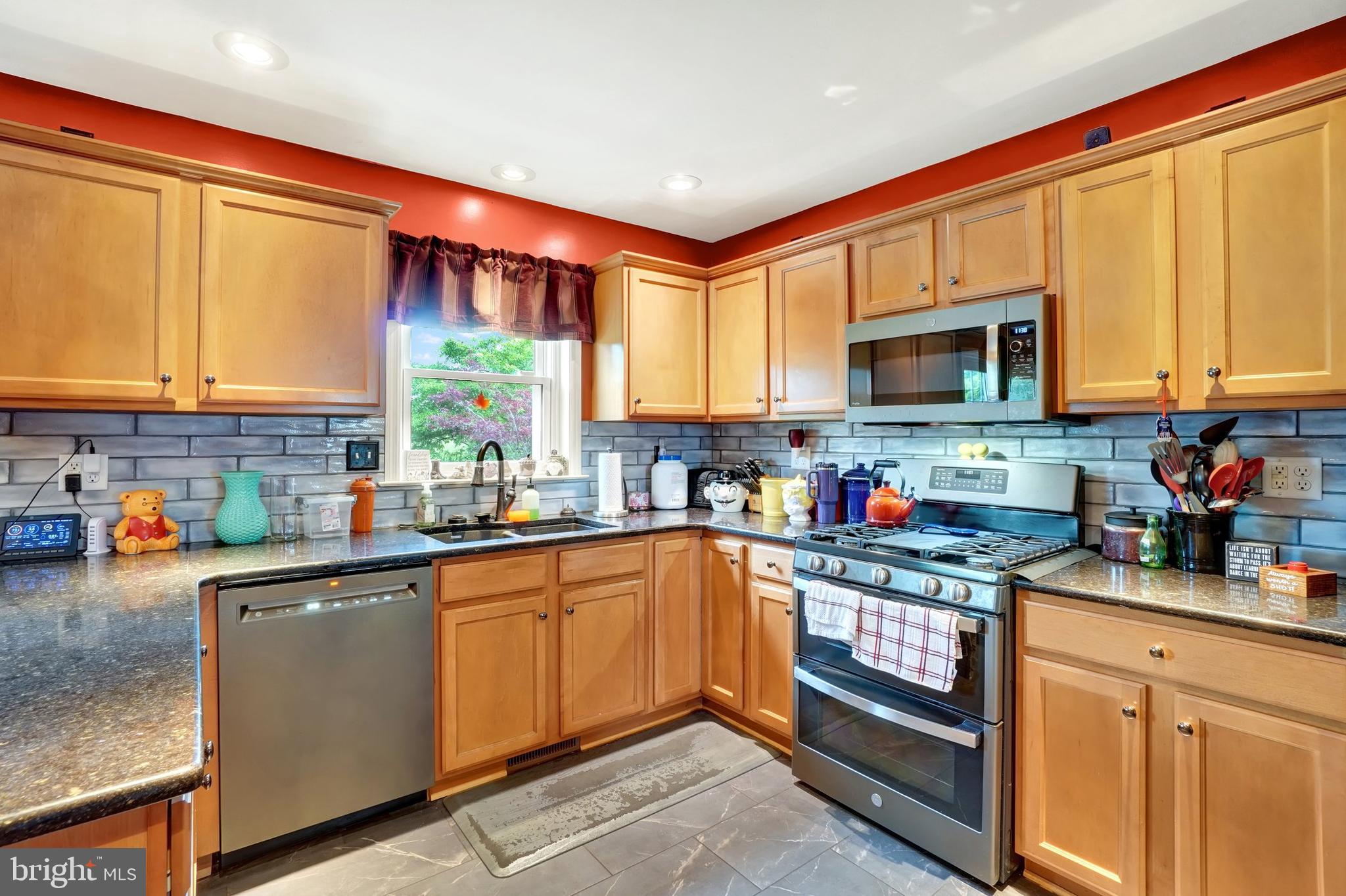 95 Adam Street York, PA 17404 - Photo 3 of 30 Gallery Image 3
