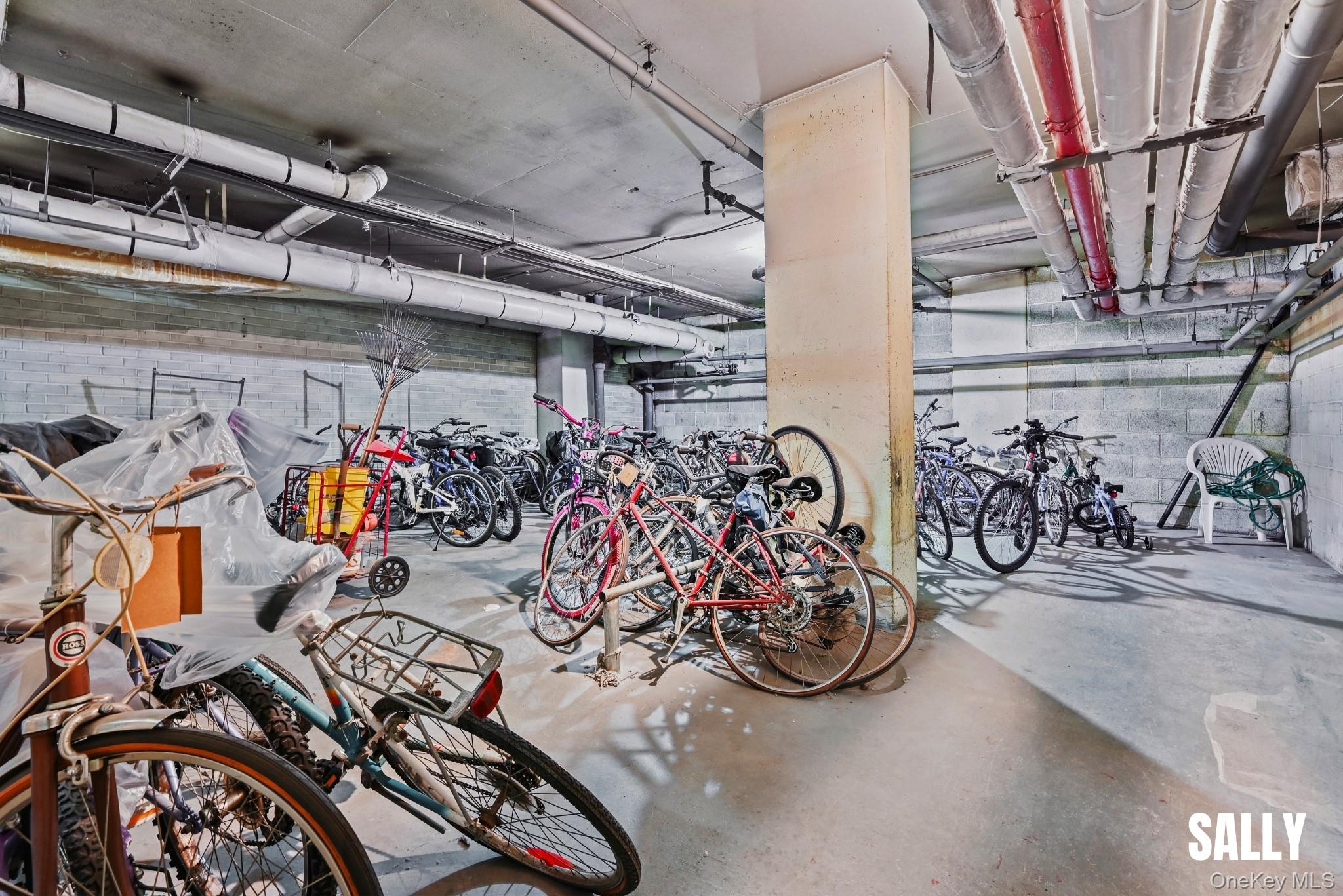 138-10 Franklin Avenue, Unit 12A Queens, NY 11355 - Photo 14 of 20 a view of a room with gym equipment