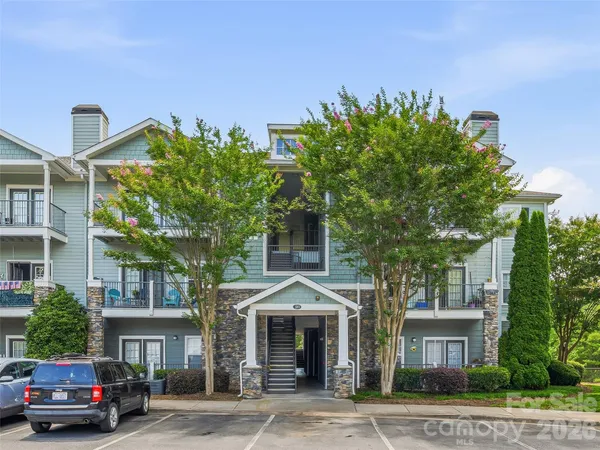 $250,000 | 200 Vista Lake Drive, Unit 301, Candler, NC 28715