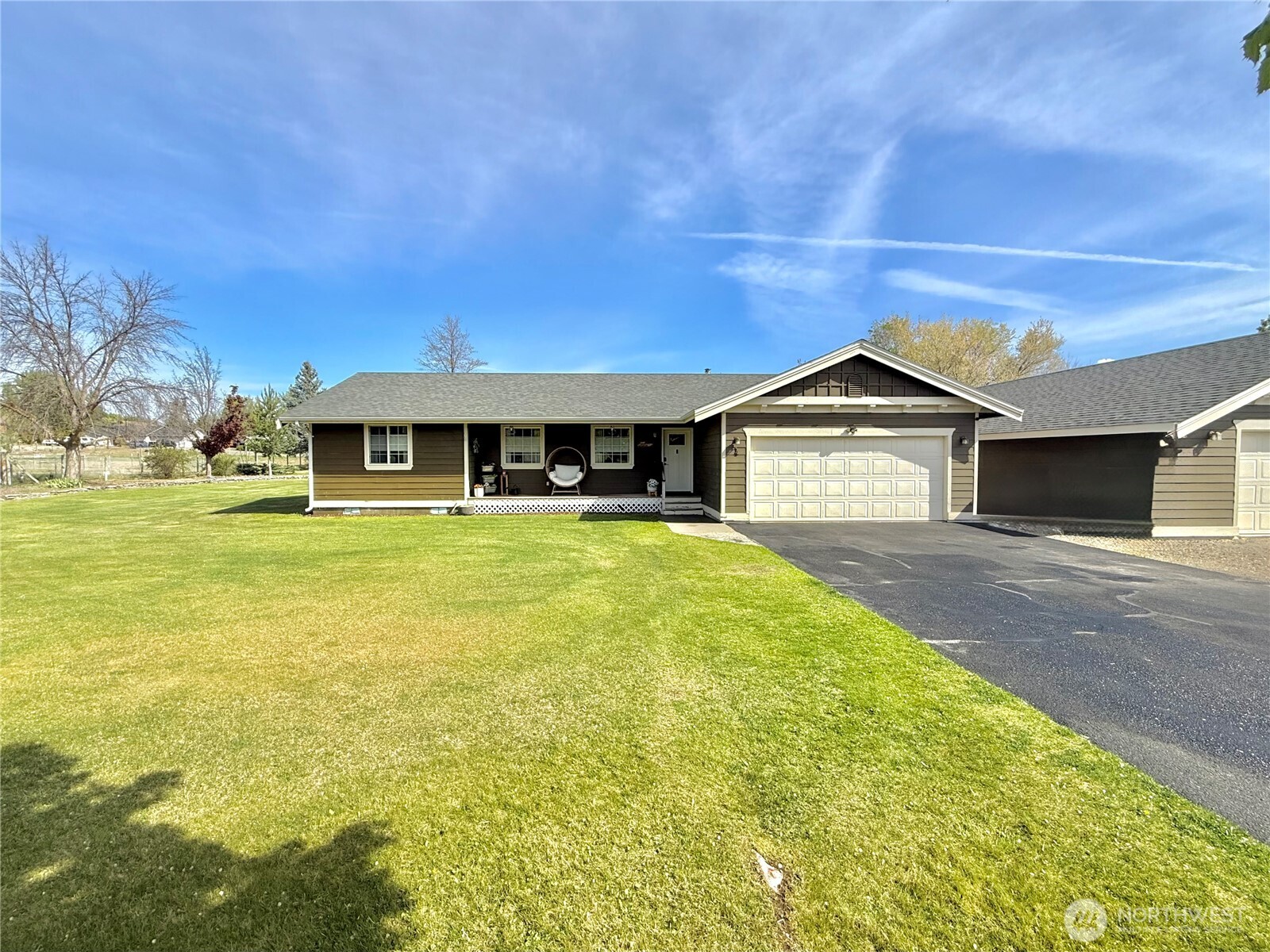 4 River Overlook Omak, WA 98841 - Photo 1 of 40 a front view of a house with a yard