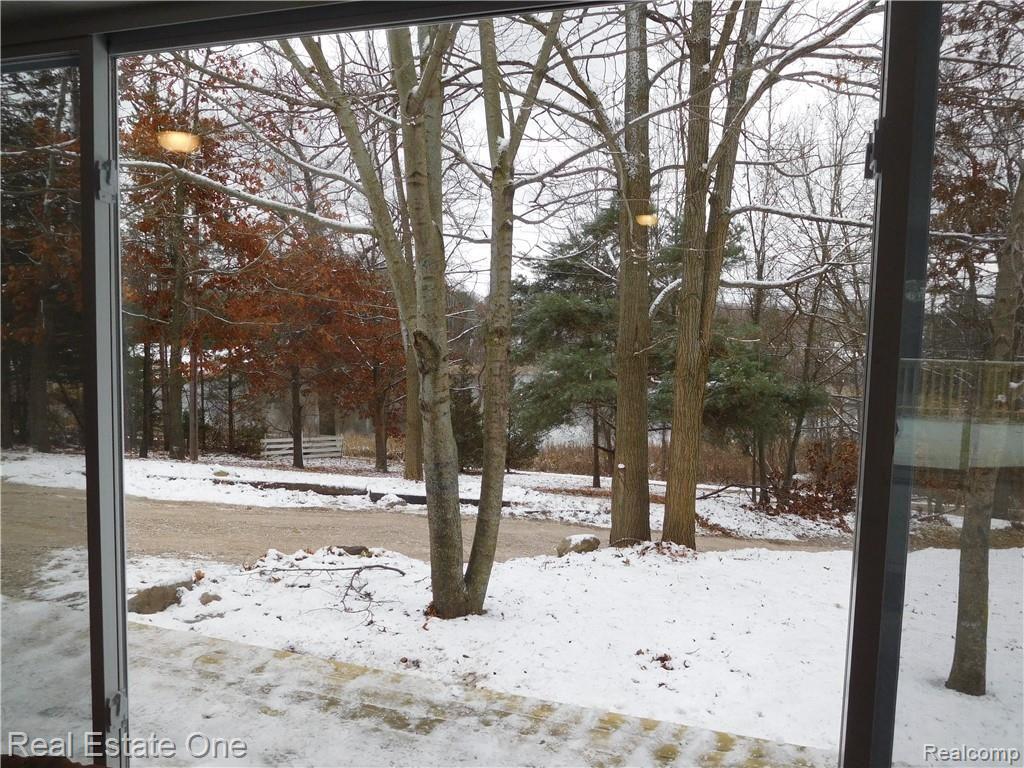 8755 Henry Road Pinckney, MI 48169 - Photo 31 of 35 DSCN1848.JPG