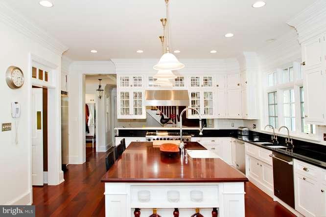 11012 Gaither Farm Road Ellicott City, MD 21042 - Photo 2 of 30 Kitchen