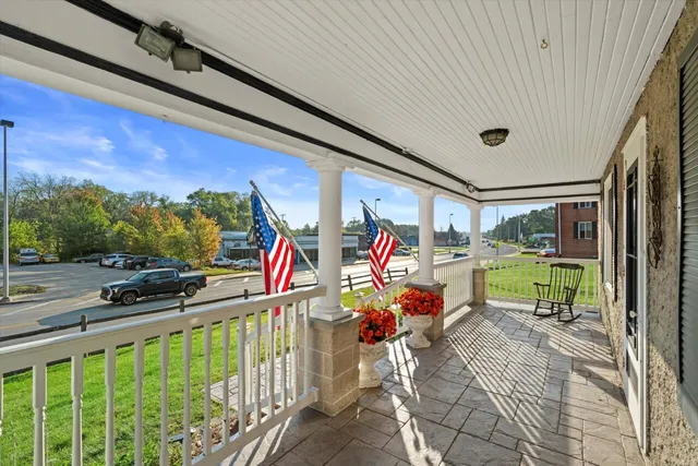 $400,000 | N86W16387 Appleton Avenue, Menomonee Falls, WI 53051