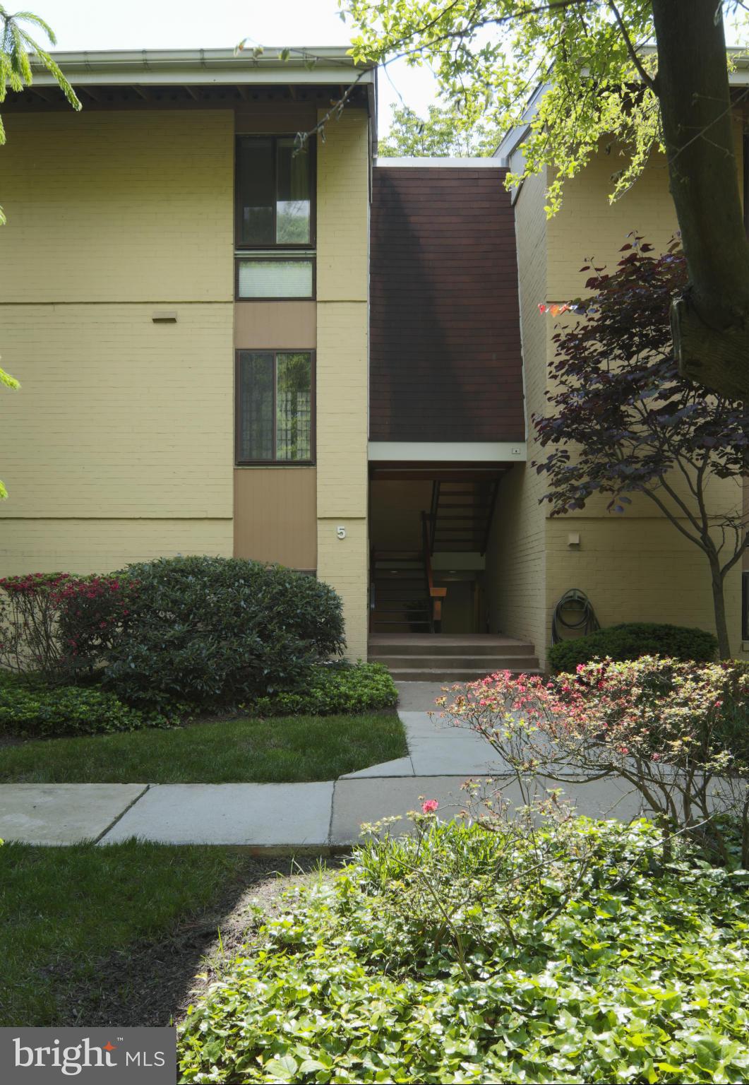 5 Cross Keys Road, Unit 5B Baltimore, MD 21210 - Photo 23 of 30 Exterior (Front)