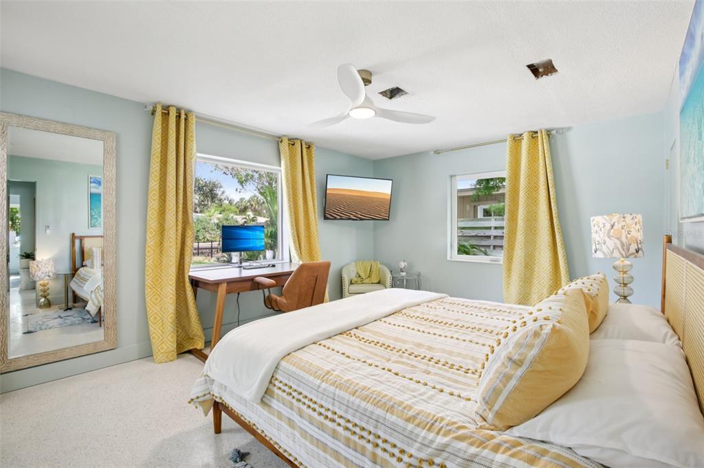 613 Buttonwood Drive Longboat Key, FL 34228 - Photo 35 of 48