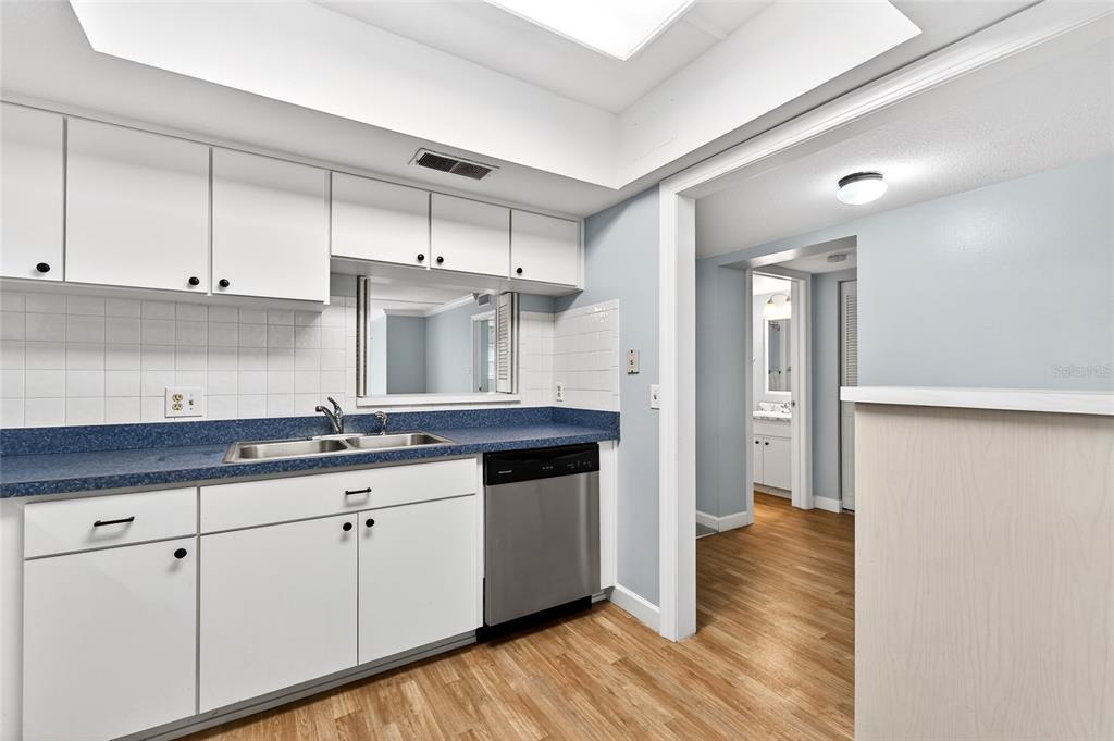 860 Virginia Street, Unit 211 Dunedin, FL 34698 - Photo 9 of 49