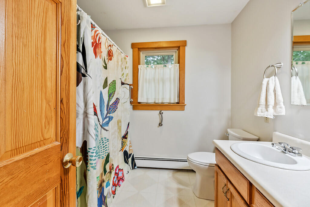 9 Tracey Cove Circle Rome, ME 04963 - Photo 23 of 54 Full bath