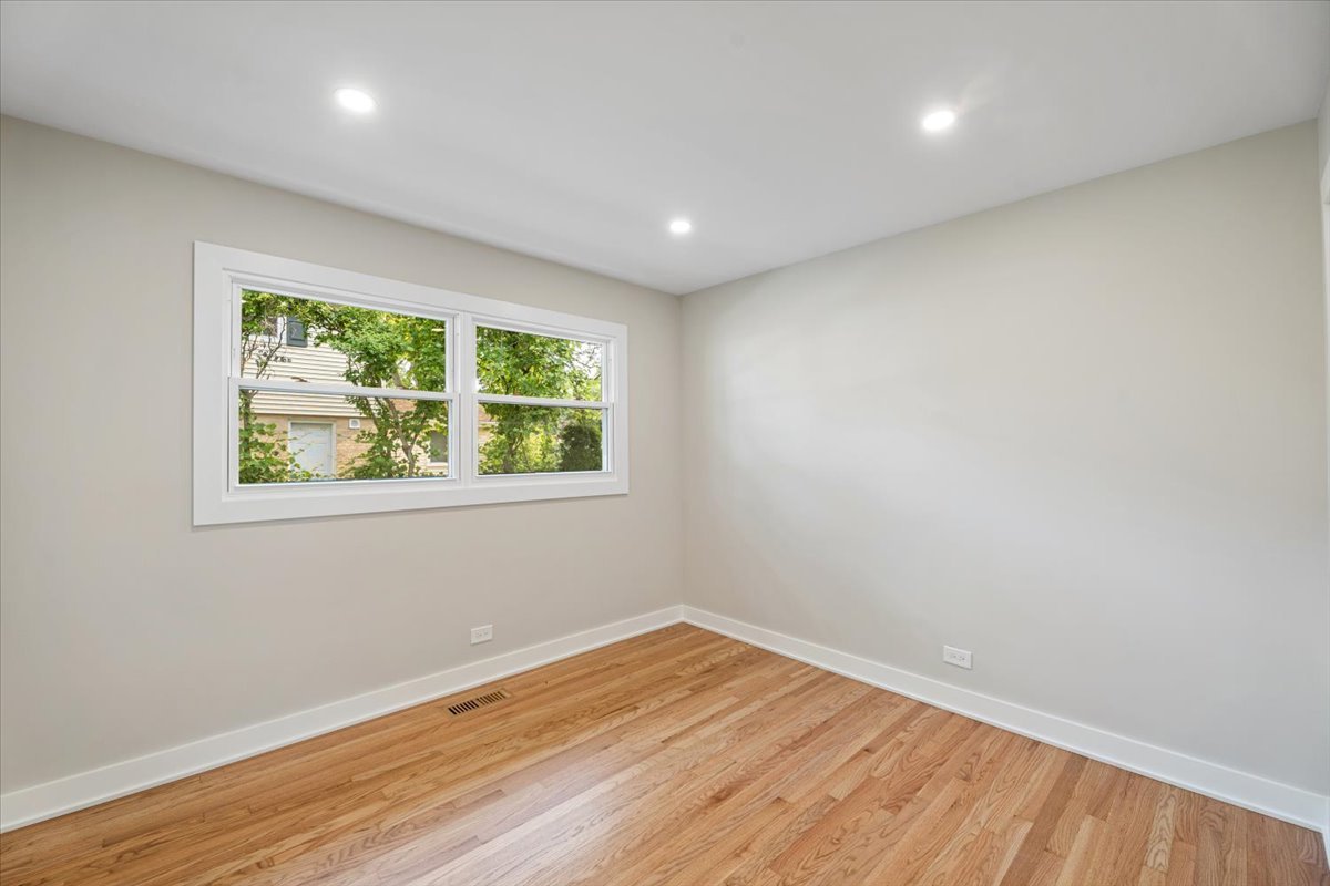 114 South Waverly Place Mount Prospect, IL 60056 - Photo 32 of 48