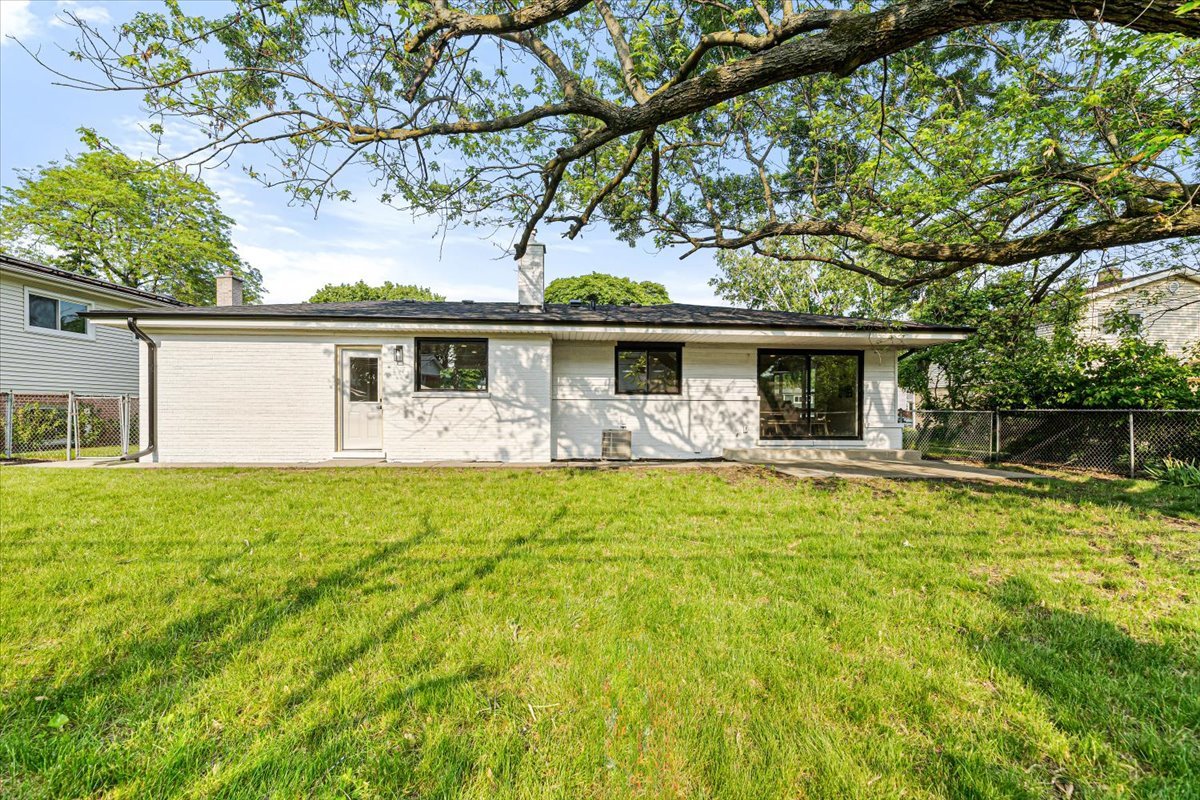 114 South Waverly Place Mount Prospect, IL 60056 - Photo 42 of 48