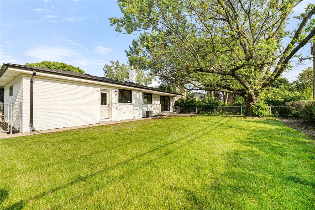 114 South Waverly Place Mount Prospect, IL 60056 - Photo 43 of 48
