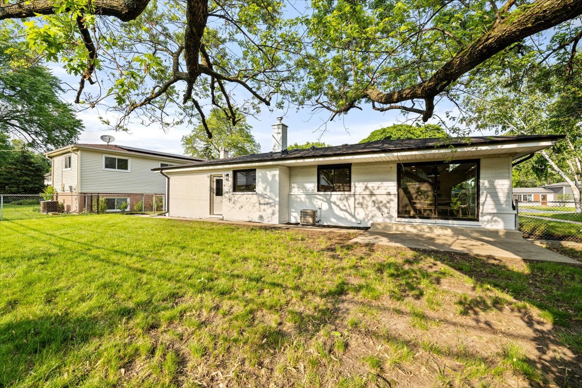 114 South Waverly Place Mount Prospect, IL 60056 - Photo 44 of 48