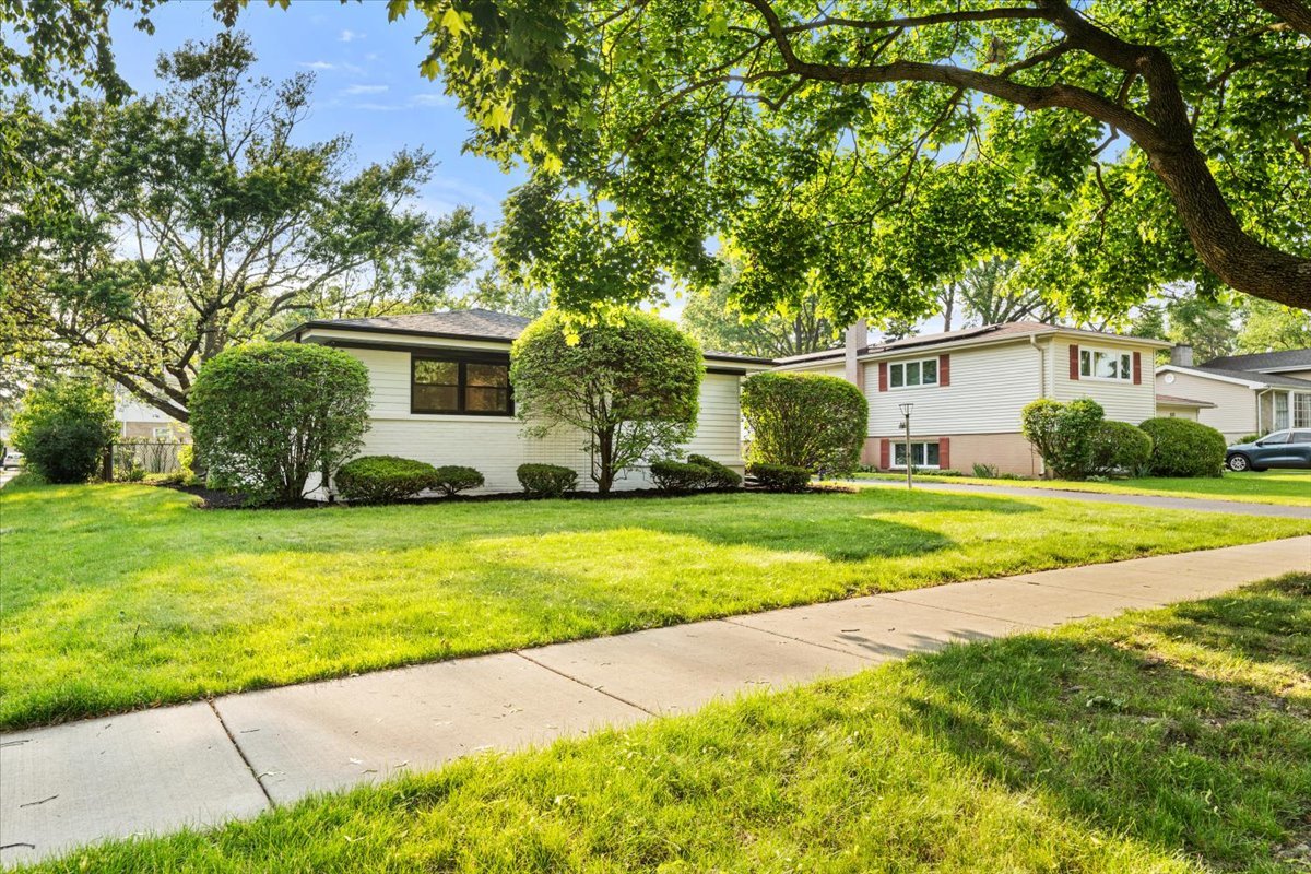 114 South Waverly Place Mount Prospect, IL 60056 - Photo 5 of 48