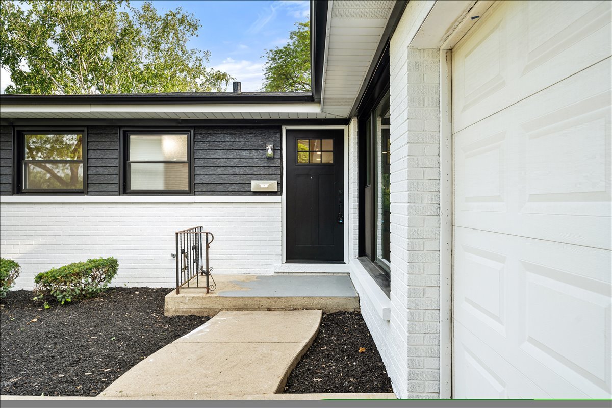 114 South Waverly Place Mount Prospect, IL 60056 - Photo 6 of 48