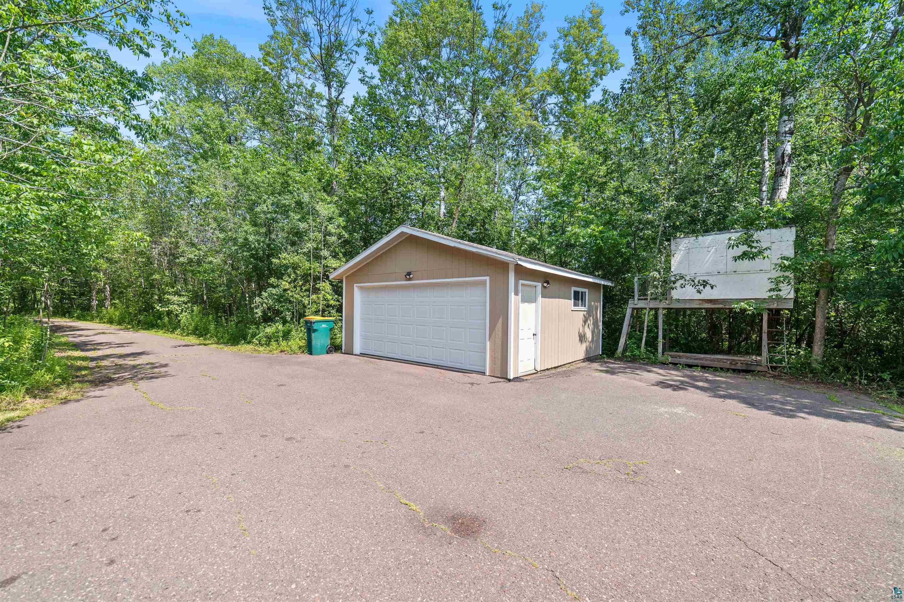 3308 Riley Road Duluth, MN 55804 - Photo 22 of 27 Garage