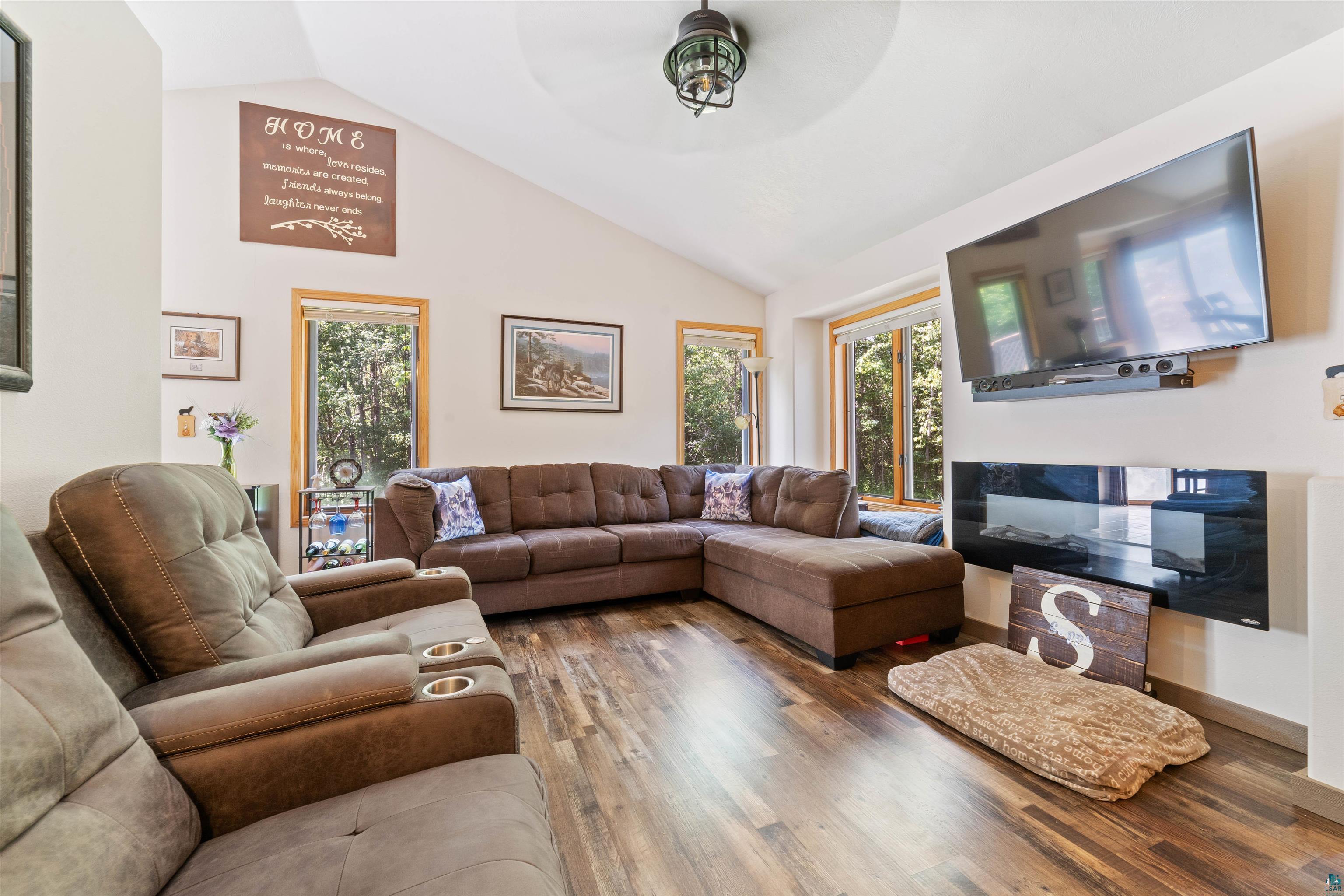 3308 Riley Road Duluth, MN 55804 - Photo 5 of 27 Living Room