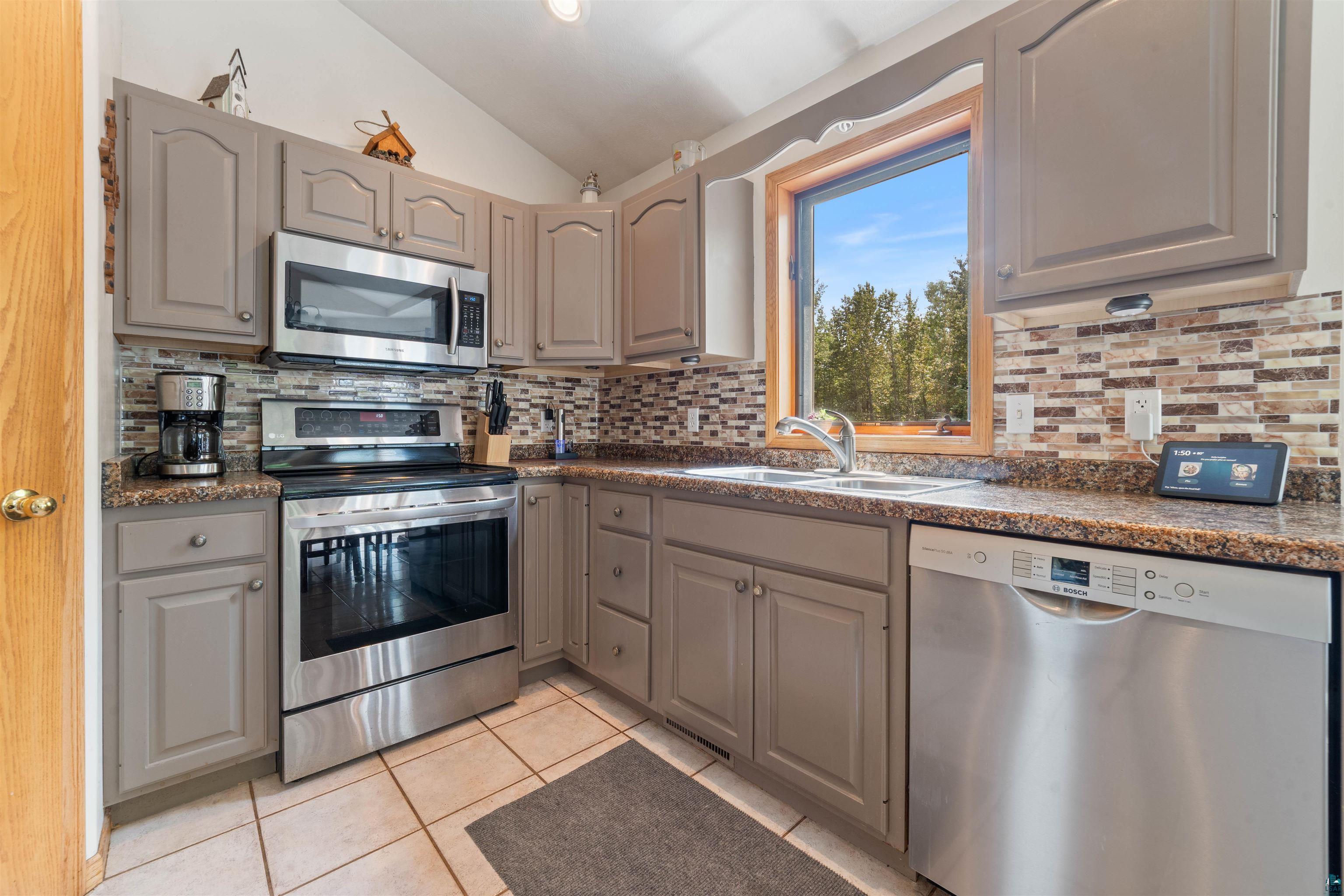3308 Riley Road Duluth, MN 55804 - Photo 7 of 27 Kitchen