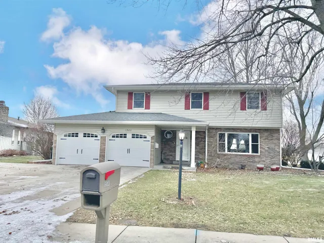 $249,900 | 1963 West Losey Street, Galesburg, IL 61401