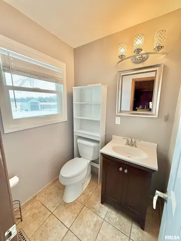 $249,900 | 1963 West Losey Street, Galesburg, IL 61401