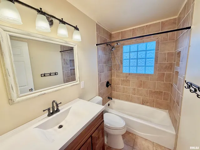 $249,900 | 1963 West Losey Street, Galesburg, IL 61401