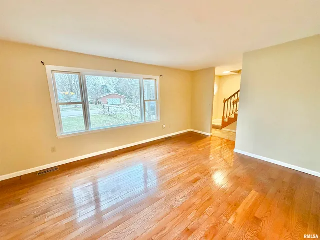 $260,000 | 1963 West Losey Street, Galesburg, IL 61401