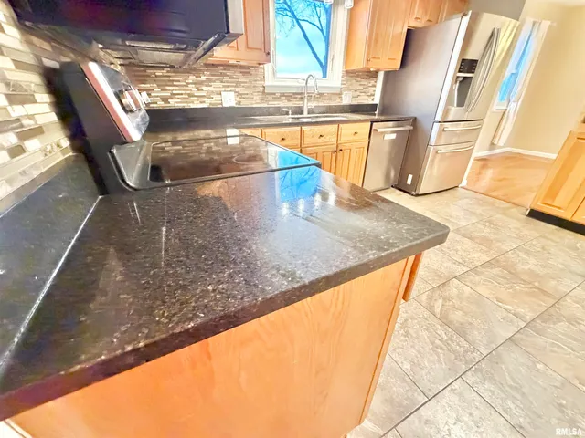 $260,000 | 1963 West Losey Street, Galesburg, IL 61401