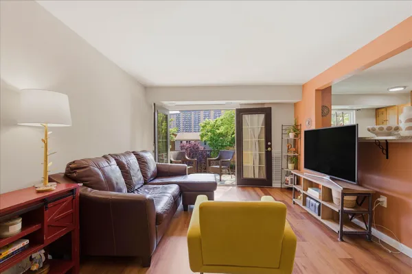 $263,000 | 418 North Armistead Street, Unit 201, Alexandria, VA 22312