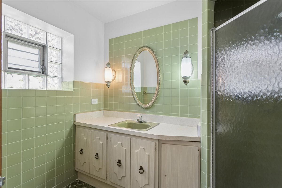 69 Lincoln Avenue, Unit 1S Riverside, IL 60546 - Photo 18 of 28
