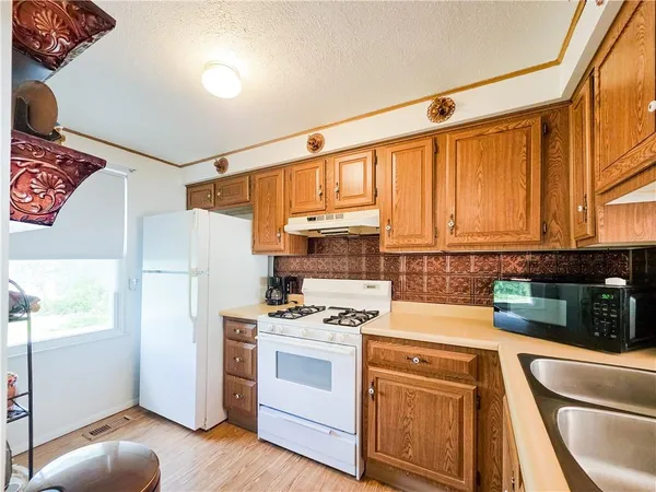 $215,900 | 503 Winesap Drive, Bridgeville, PA 15017