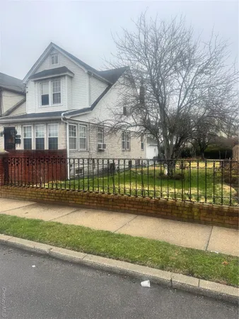 $770,999 | 117-31 192nd Street | St. Albans