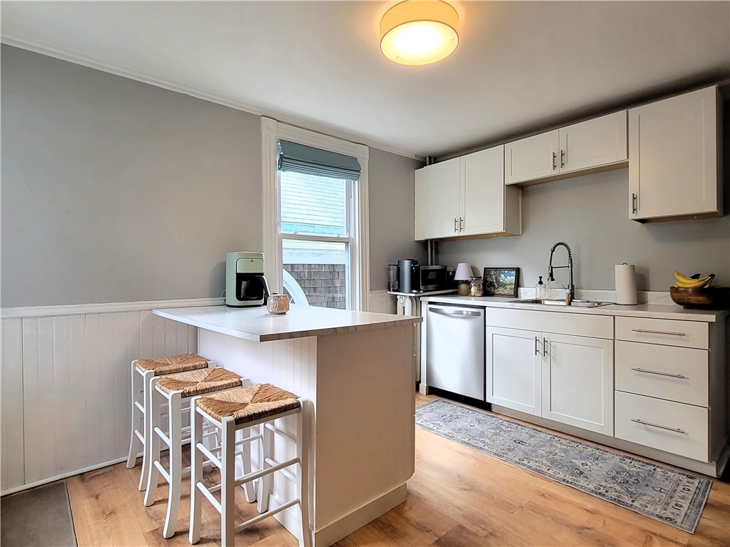 22 Annandale Road, Unit 2 Newport, RI 02840 - Photo 4 of 21 Kitchen island makes entertaining a breeze!