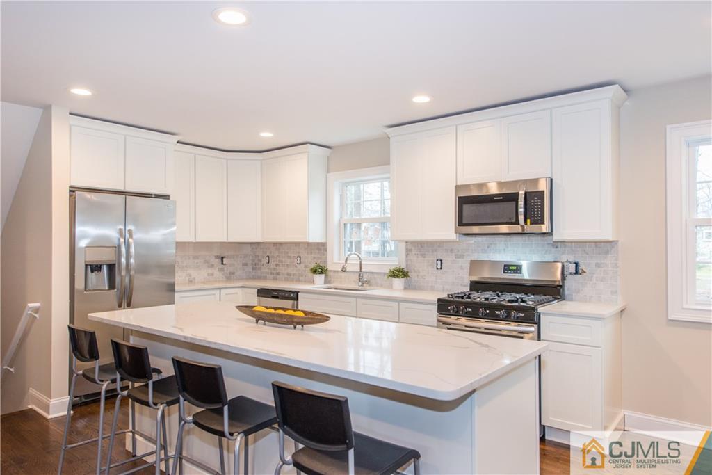9 Huntington Road Edison, NJ 08820 - Photo 12 of 33 Gallery Image 12