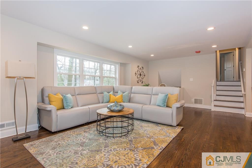 9 Huntington Road Edison, NJ 08820 - Photo 19 of 33 Gallery Image 19