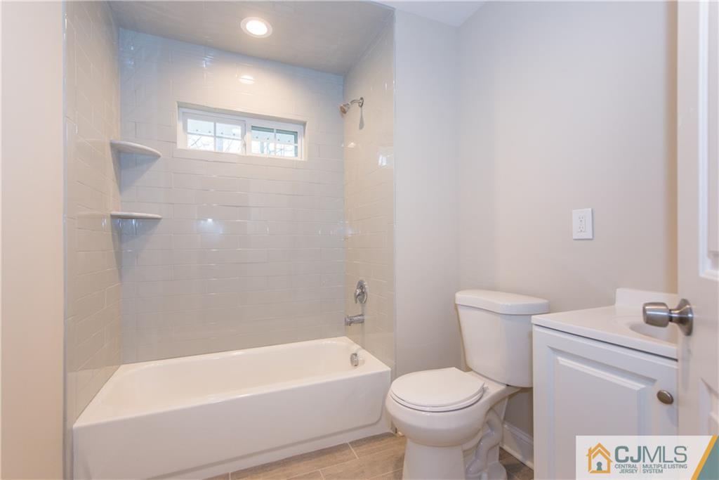 9 Huntington Road Edison, NJ 08820 - Photo 22 of 33 Gallery Image 22