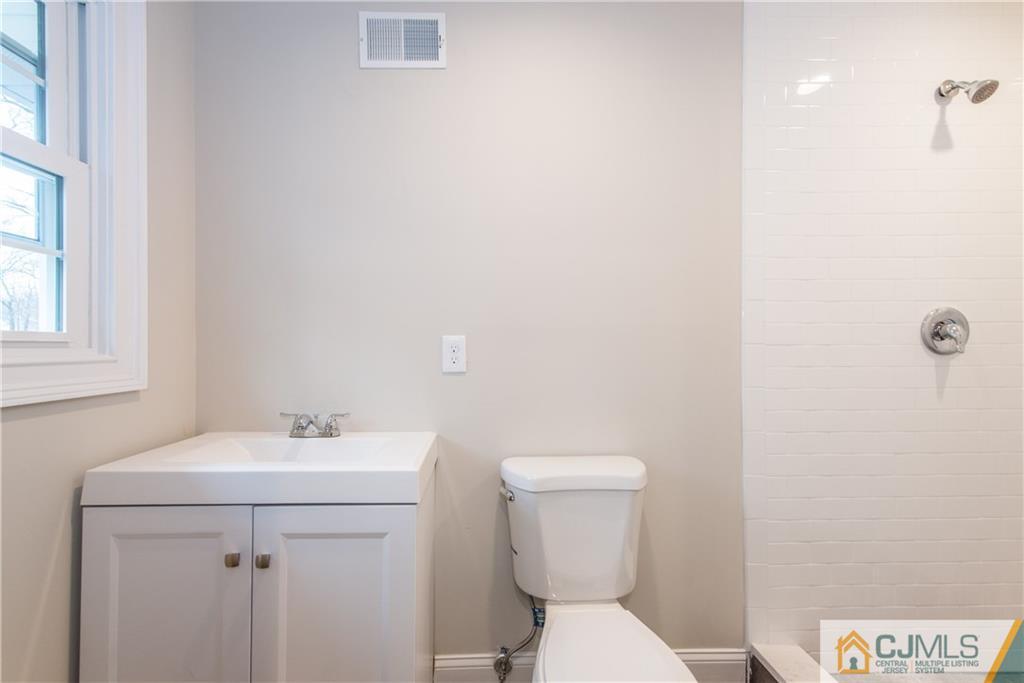 9 Huntington Road Edison, NJ 08820 - Photo 24 of 33 Gallery Image 24