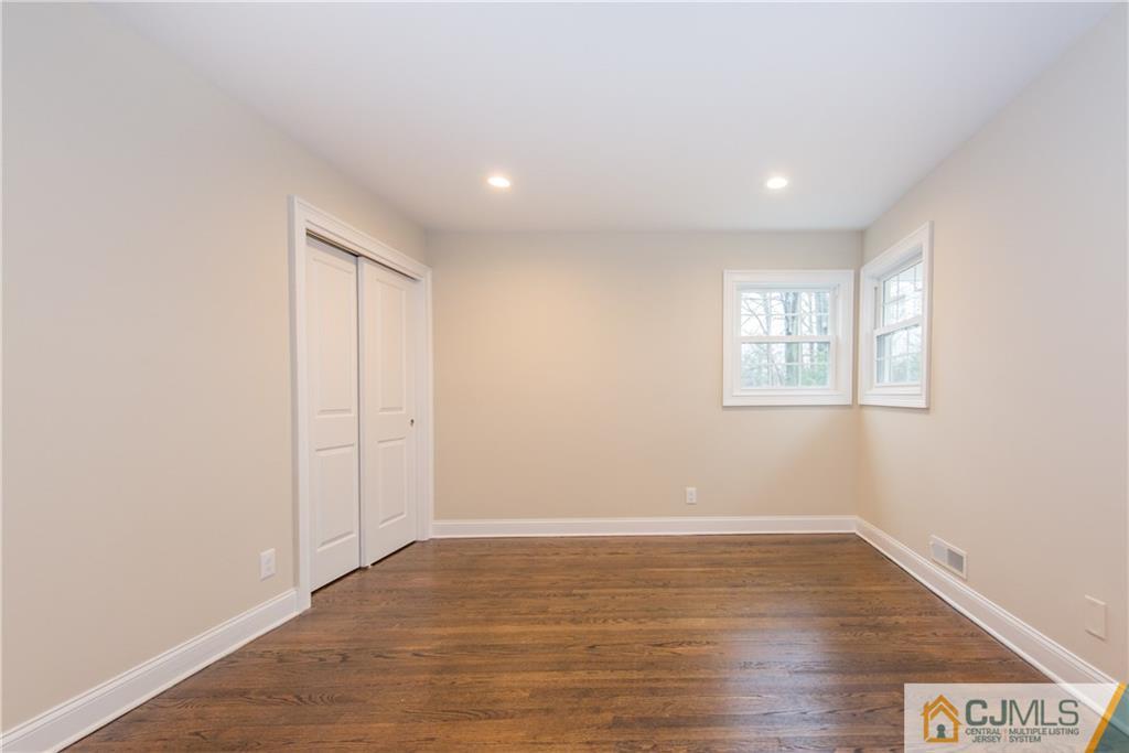 9 Huntington Road Edison, NJ 08820 - Photo 25 of 33 Gallery Image 25