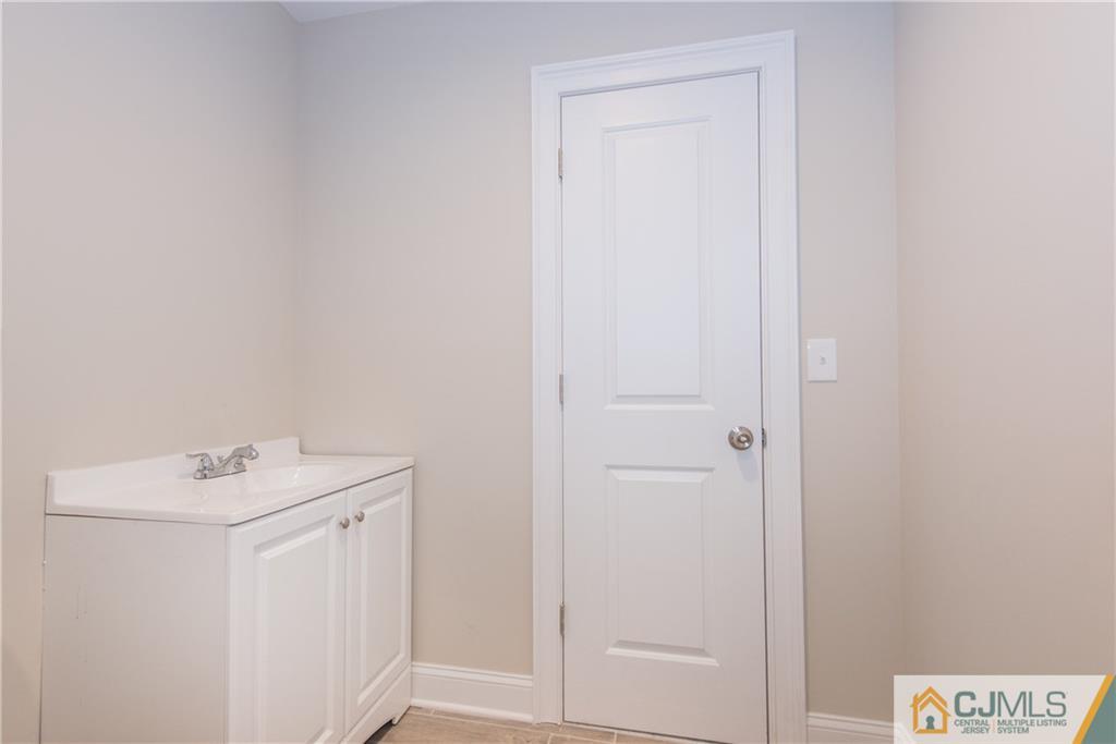 9 Huntington Road Edison, NJ 08820 - Photo 27 of 33 Gallery Image 27