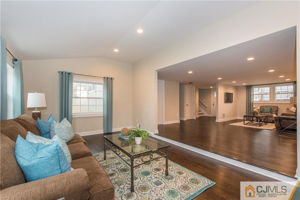 9 Huntington Road Edison, NJ 08820 - Photo 8 of 33 Gallery Image 8